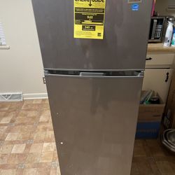 7.5 cu Refrigerator 