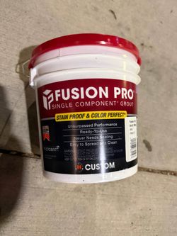 Brand New (I have more than One) Fusion Pro #640 Arctic White 1 gal. Stain Proof Grout