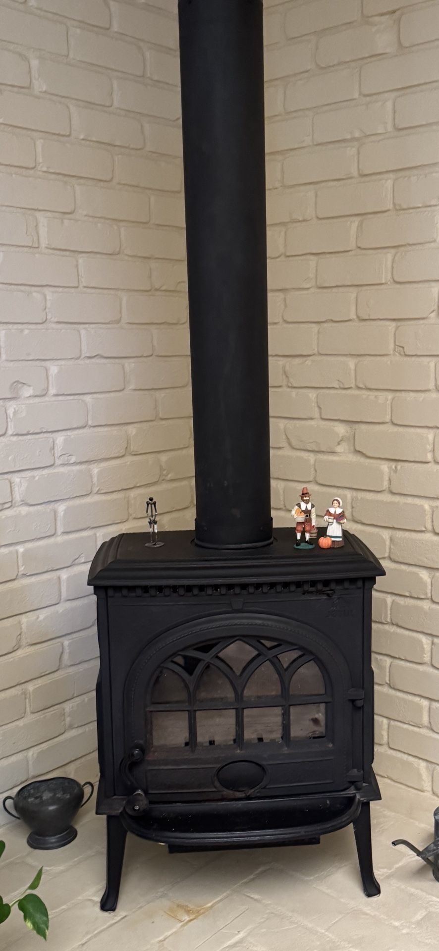 Jotul Wood Stove with Chimney PipeUSED for Sale in Lompoc, CA OfferUp