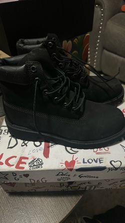 Black Timberlands size 5M