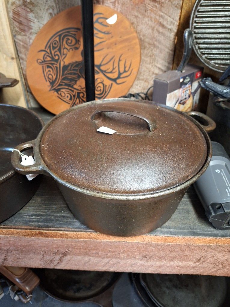 Cast Iron Dutch Oven