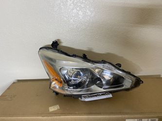 13-15 Nissan Altima Rh Headlight
