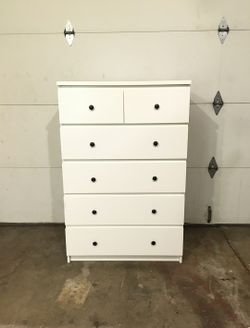 White MALM 6-Drawer Ikea Dresser w/ Black Knobs for Sale in San Jose, CA - OfferUp White MALM 6-Drawer Ikea Dresser w/ Black Knobs for Sale in San Jose, CA - OfferUp