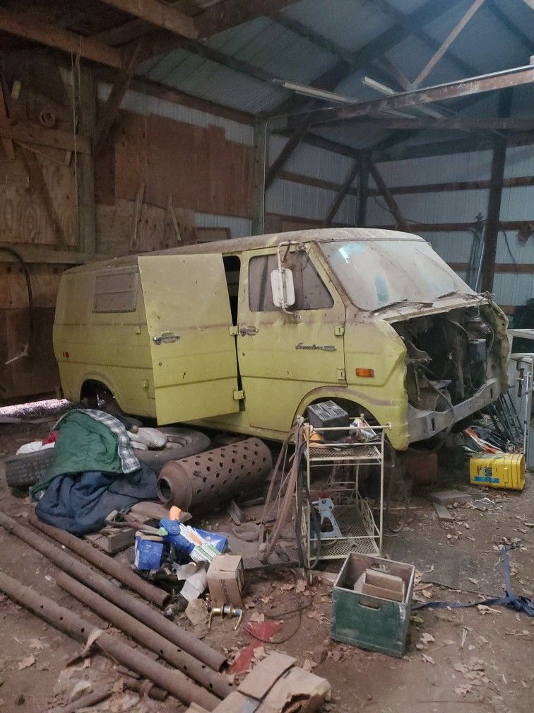 1973 Ford Econoline Body