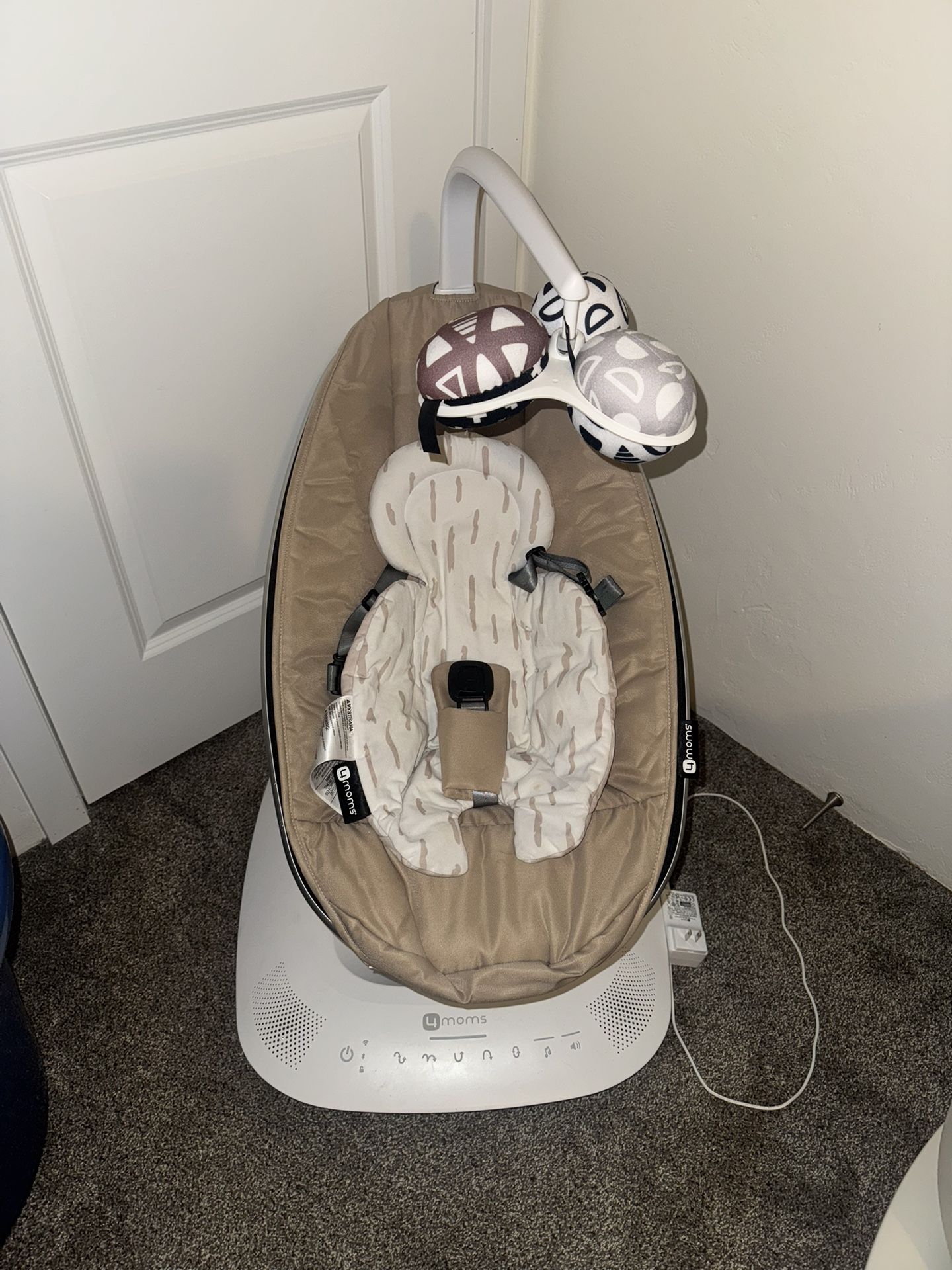 Mamaroo With Infant Insert