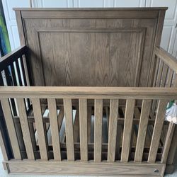 Convertible crib/Toddler Bed