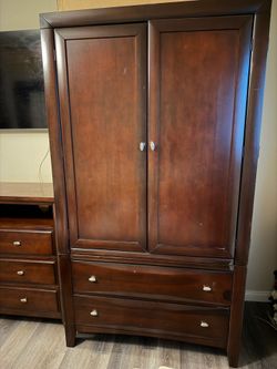 Closet , dresser and nightstand