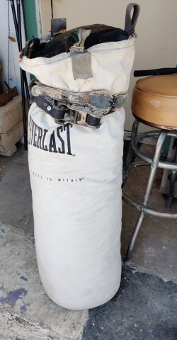 Vintage 100 lb. EVERLAST canvas bag