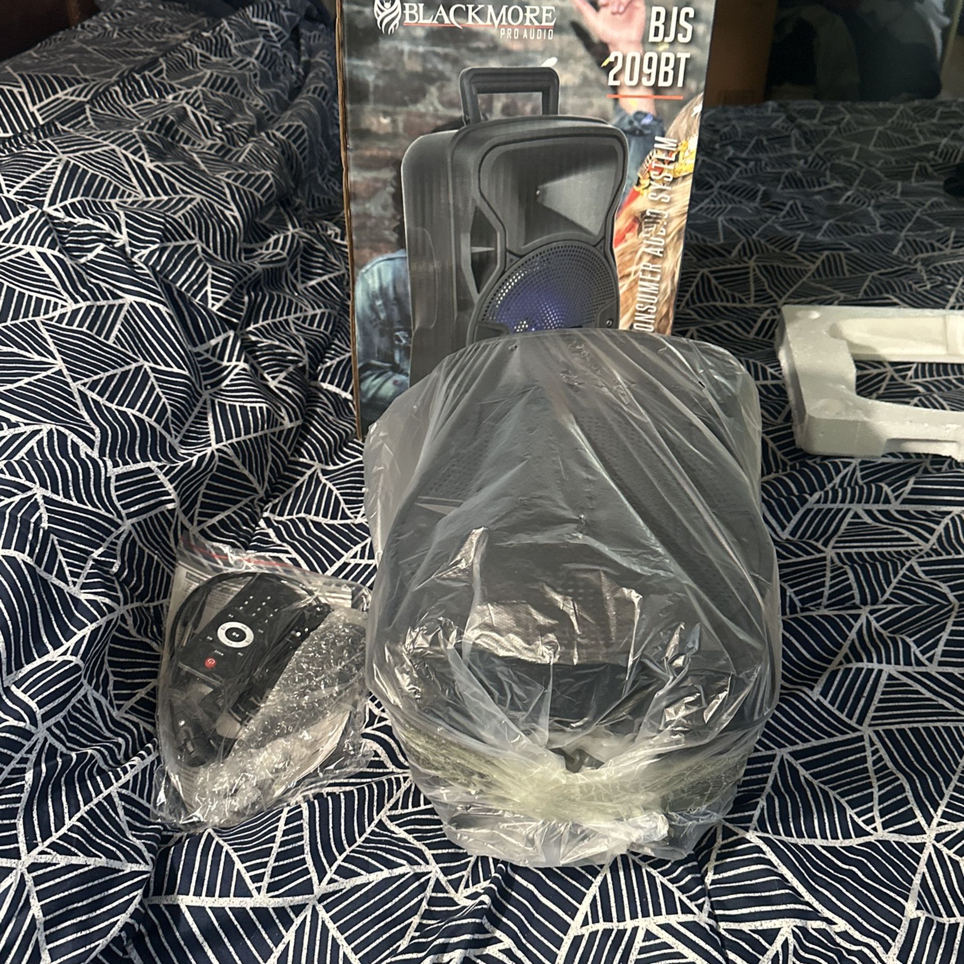 Black More Pro Audio Speaker