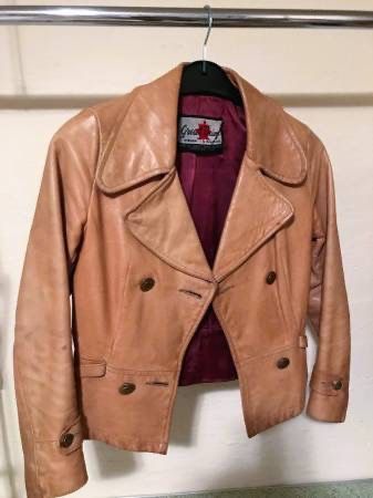 Vintage 1970's Women' s Soft Leather Double Breasted Cropped Jacket / Coat 