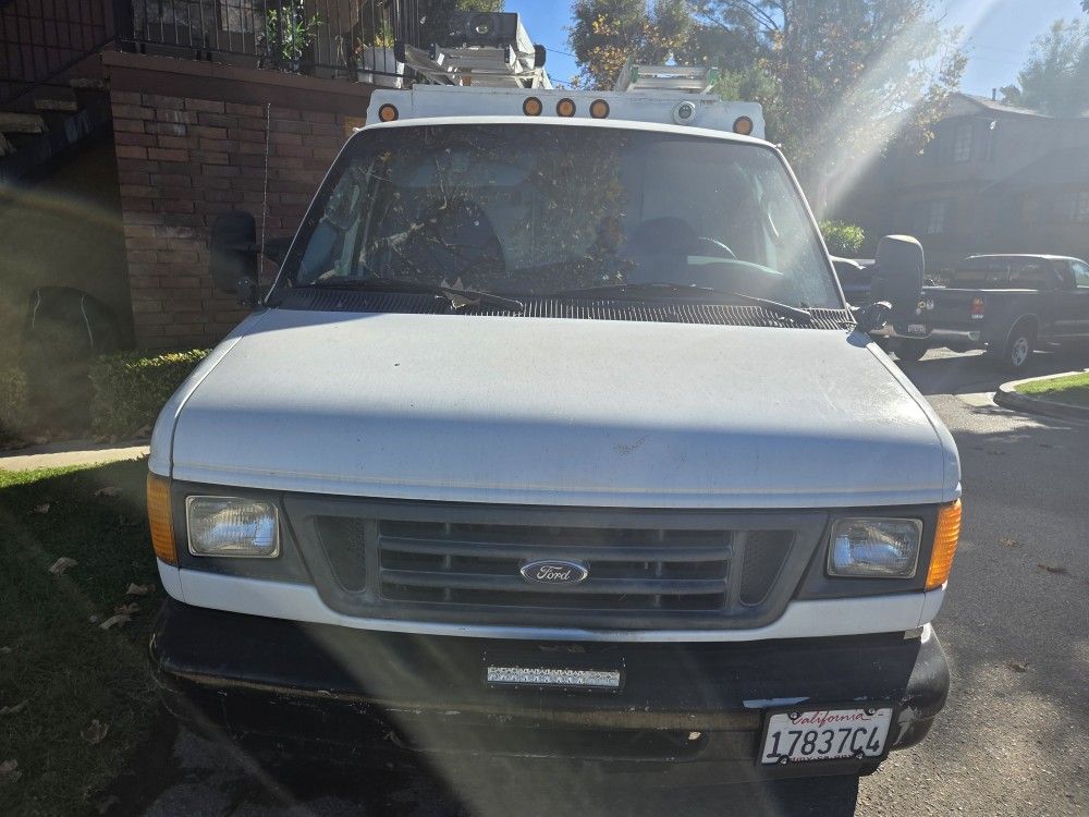 2004 Ford E-350