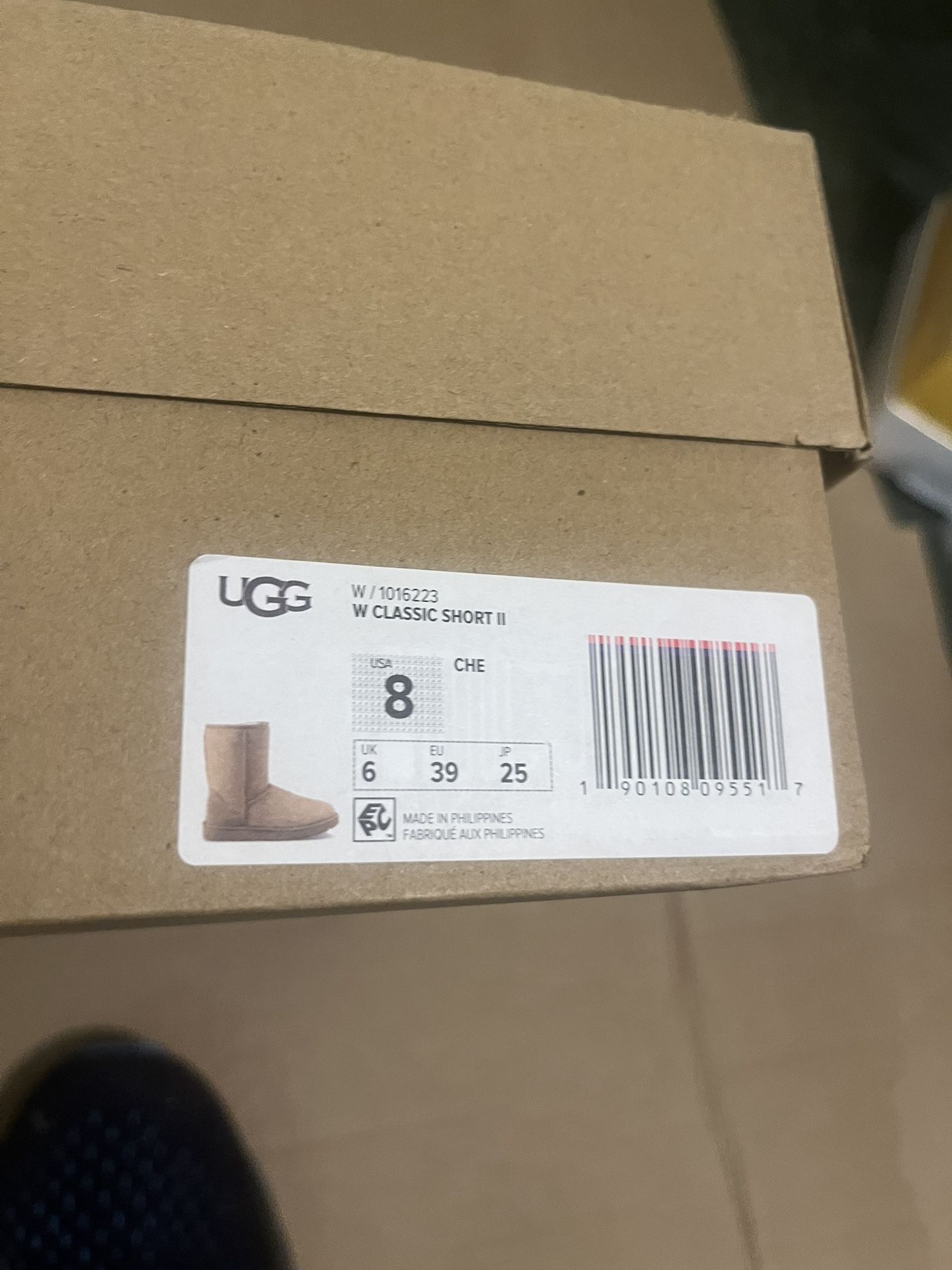 UGG W CLASSIC SHORT II CHE SIZE 8