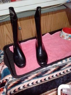 Rain Boots Size 8