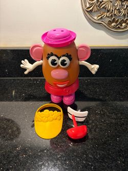 Mrs. Potato Head Figure with Accessories