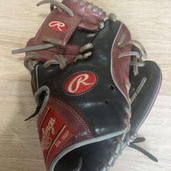 Rawlings R9 Baseball Glove. 11 1/2”. RHT