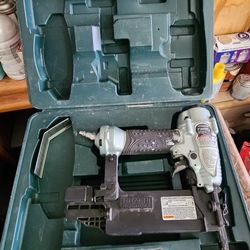 Hitachi Finish Nailer 