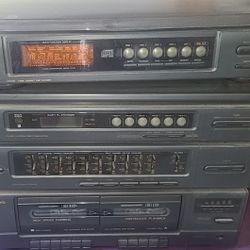 Sanyo Media Music Set With 5 CD player, AM/FM Radio & Cassette Player