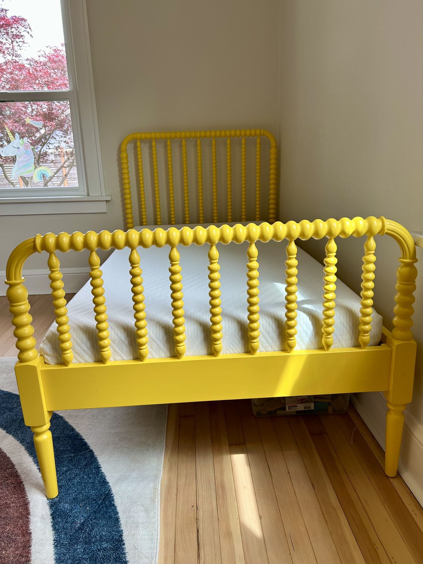 Crate And Barrel Jenny Lind Spindle Twin Bed