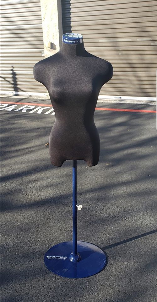 Form dress, mannequin