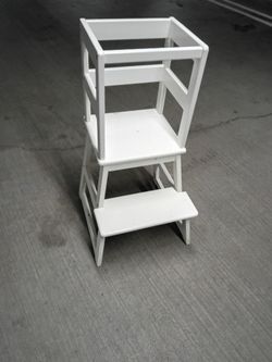 SDADI LT05W Mother's Height Kids Kitchen Step Stool, White
18.1"D x 15.3"W x 35.4"H