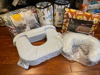 Brand new twin/full size bedding sets-$10 each or all 7 for $50. Higley and ray.