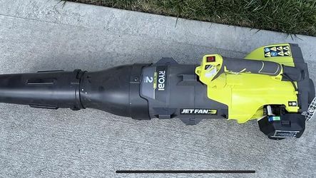 Ryobi 160 MPH 520 CFM 25cc Gas Jet Fan Leaf Blower. Works great