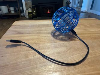 Light-Up Flying Orb Ball – Blue