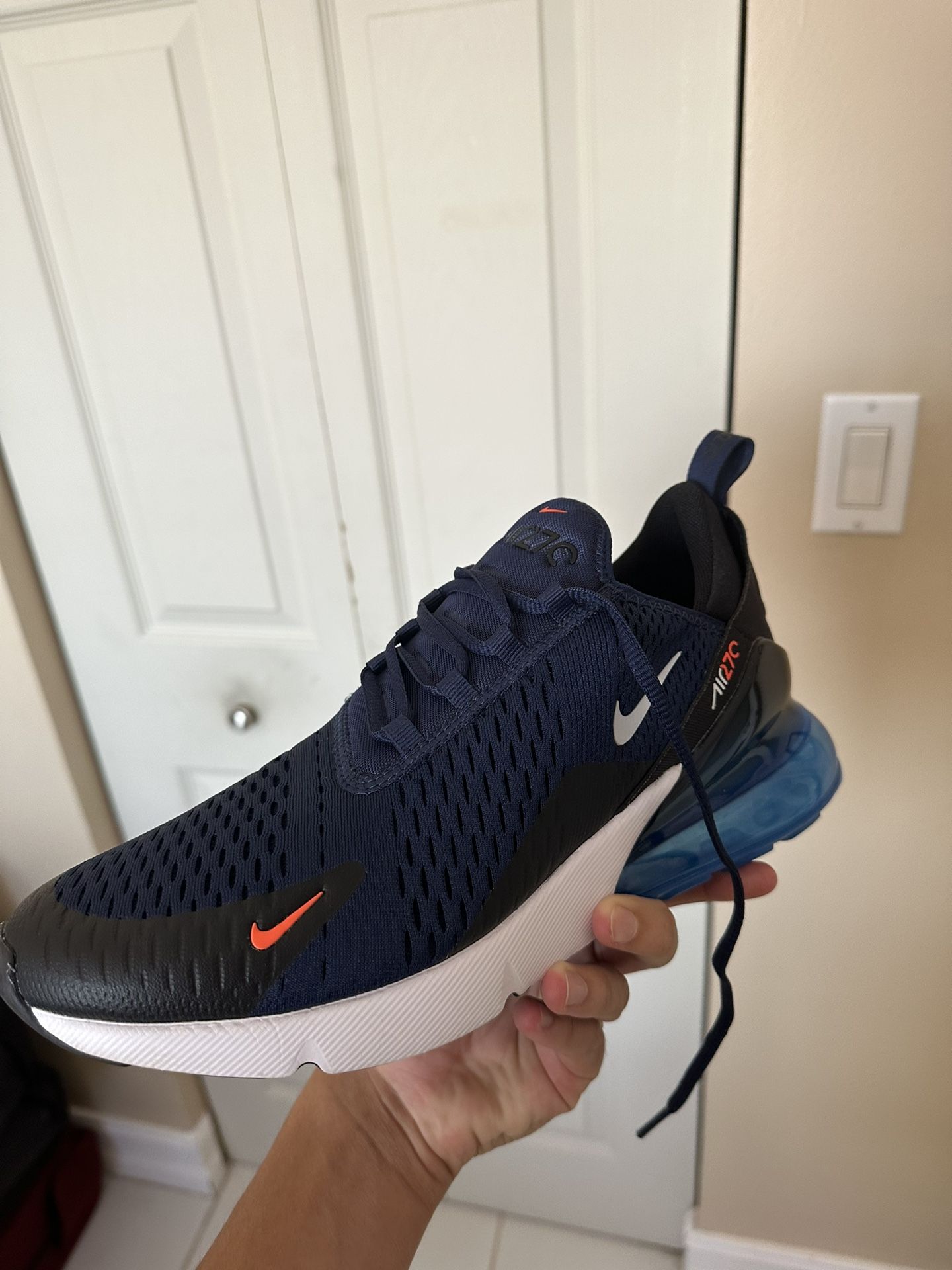 SIZE 10 Nike Air Max 270 'Midnight Navy Bright Crimson'