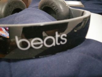 Beats wired headphones