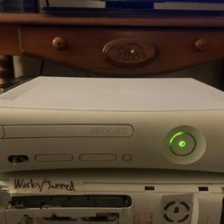 Xbox 360 Bundle With 5 Games Hard drive remote controller and all wires