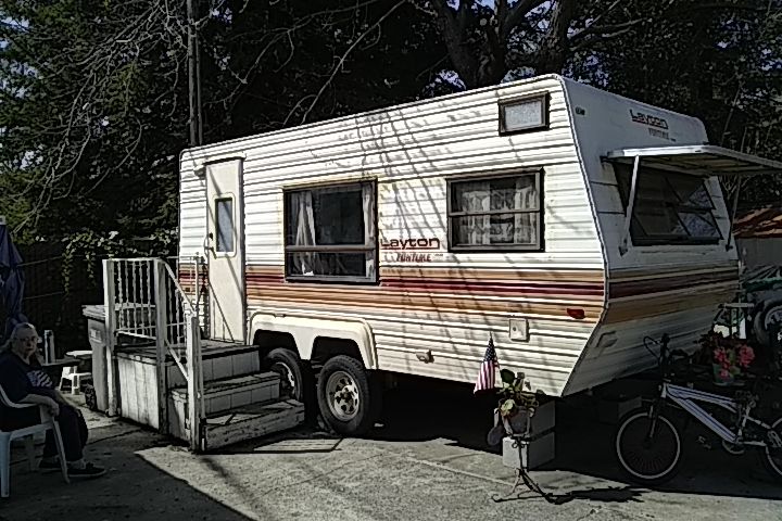 Layton funtime 18 foot camper trailer