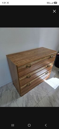 Dresser