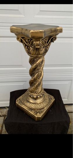 Decorative Gold Pedestal Column Stand
