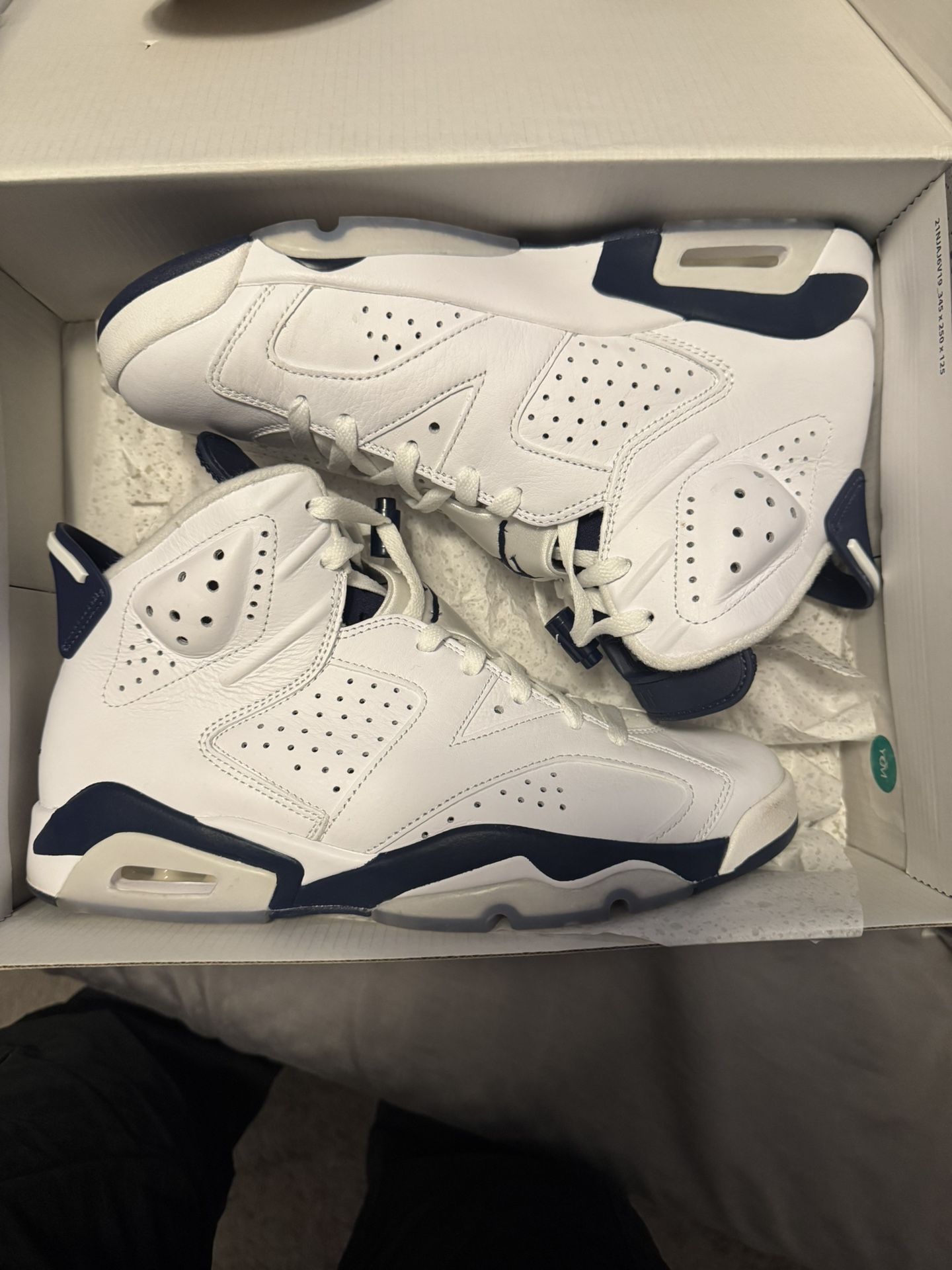 Air Jordan Retro ‘Midnight Navy’