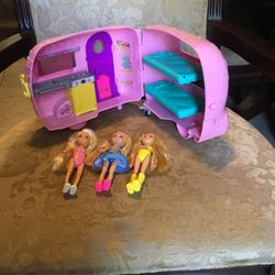 Barbie Chelsea Camper With 3 Dolls