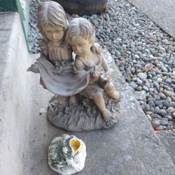 Outdoor Figurine Two Children Towel Forming A Bird Bath