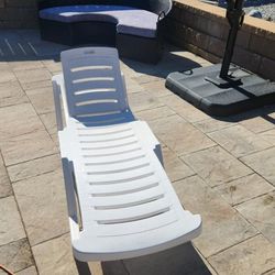  Plastic Pool Chaise 