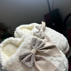 BOW SLIPPERS 