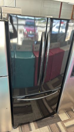 Black Samsung French door fridge