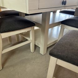 Table And Chairs 