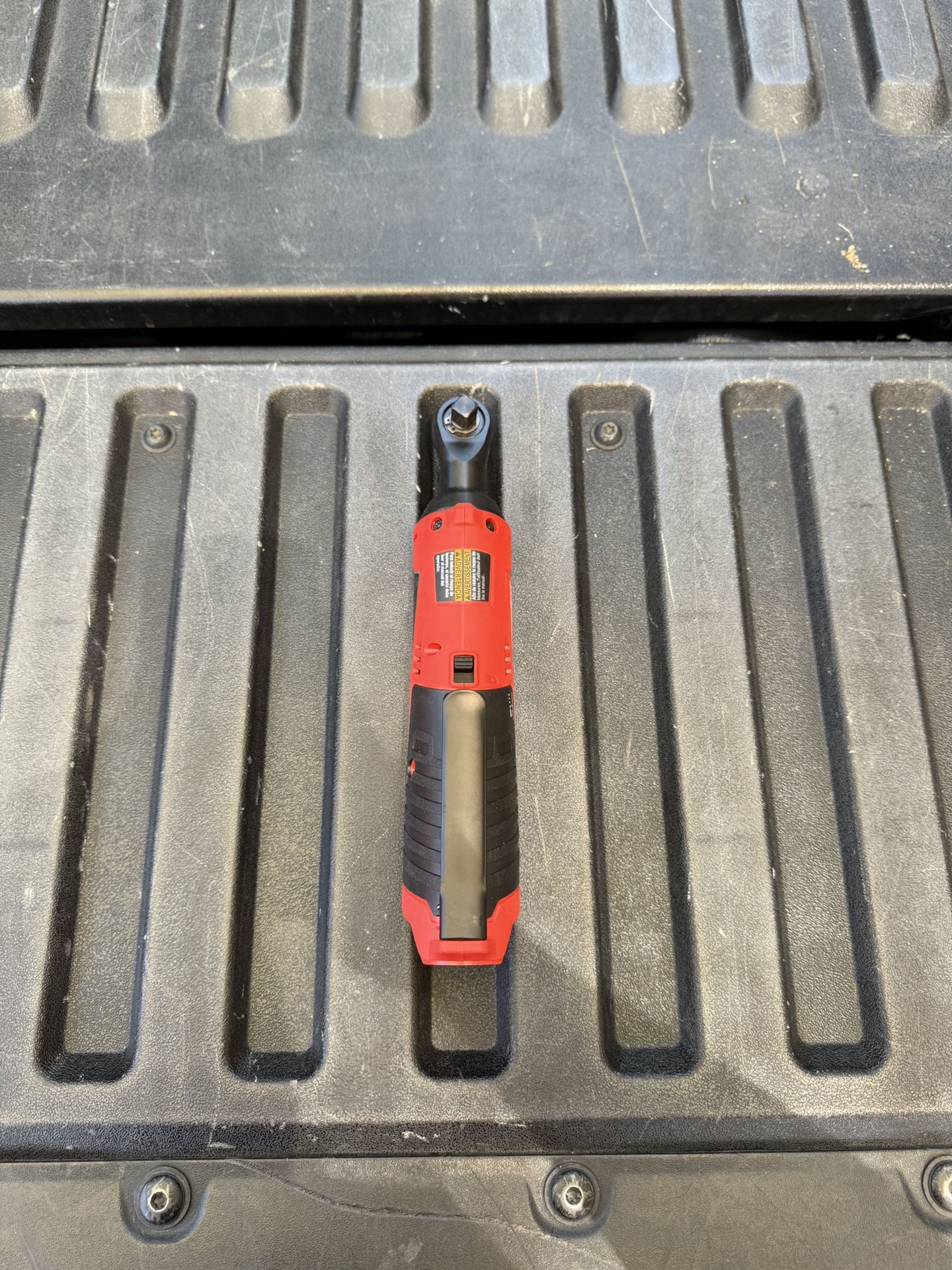 NEW Milwaukee M12 12V Lithium-Ion Cordless 3/8 in. Ratchet (Tool-Only)