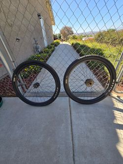 27.5 MTB wheels/tires