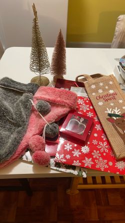 Christmas Decorations/bags/boxes $10