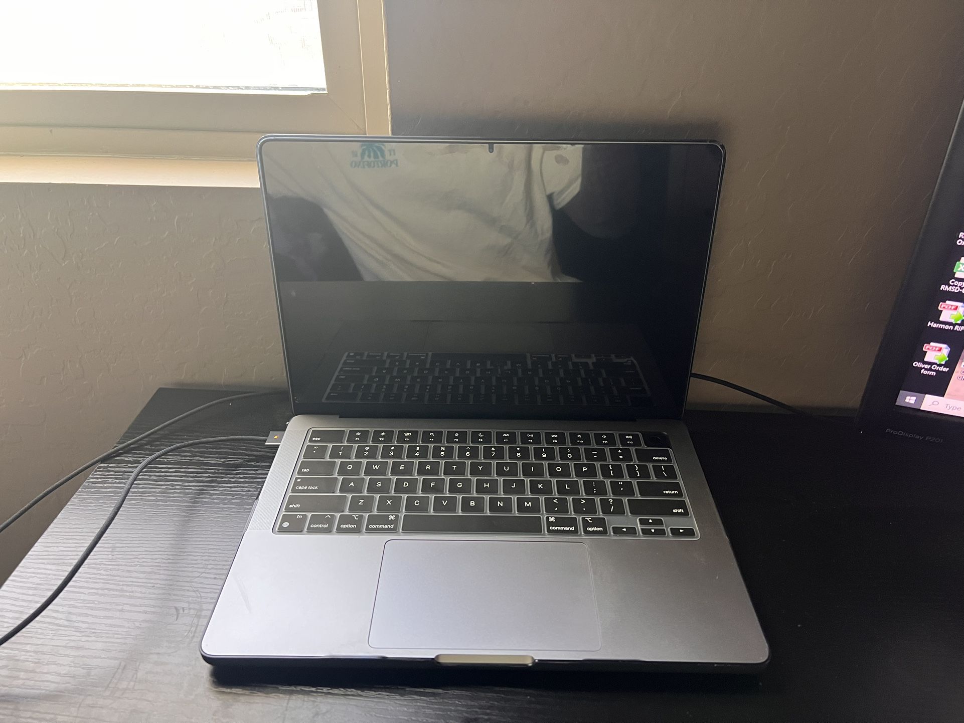 2021 APPLE MACBOOK PRO 14” M1
