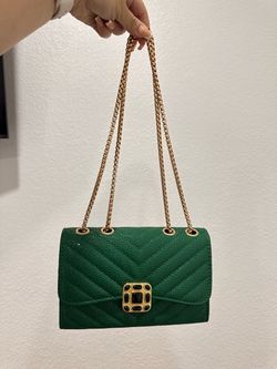 Green faux crocodile texture shoulder bag
