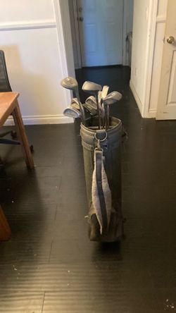 Golf Men’s RH Cougar w/MacGregor Carry Bag