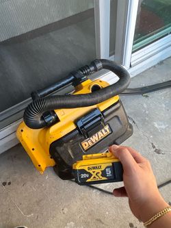 DeWalt vacuum