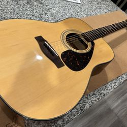 Yamaha F-335 Acoustic Guitar With Accessories 