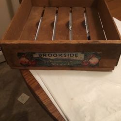 WOODEN PRODUCE BOX