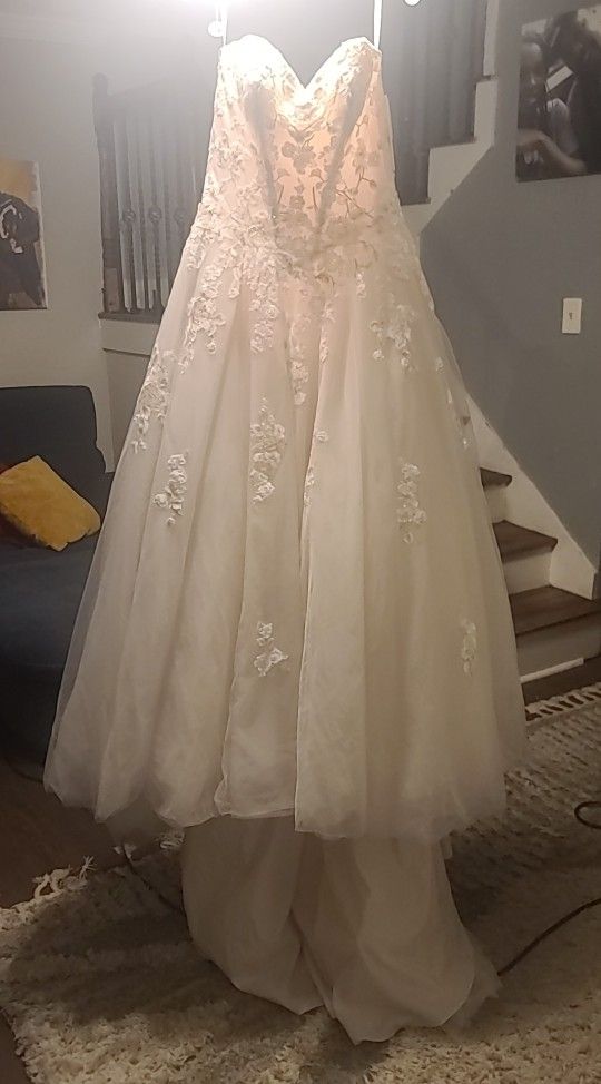 Wedding Dress Never Used